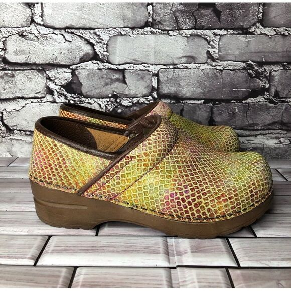 Sanita Green Yellow Red Snake Skin Slip On Nursing Clogs Shoes Women Sz 36EU/6US - Picture 1 of 14
